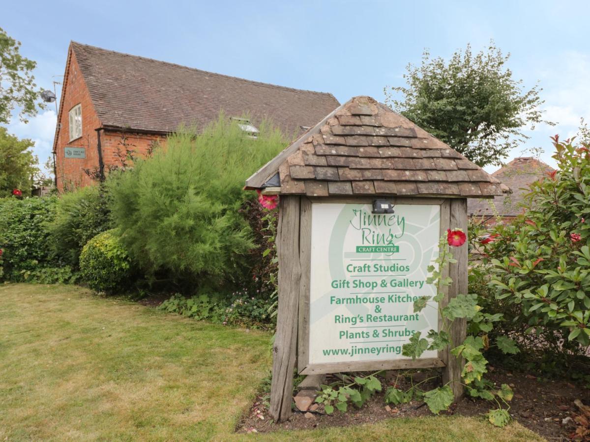 The Barn Villa Redditch Exterior photo